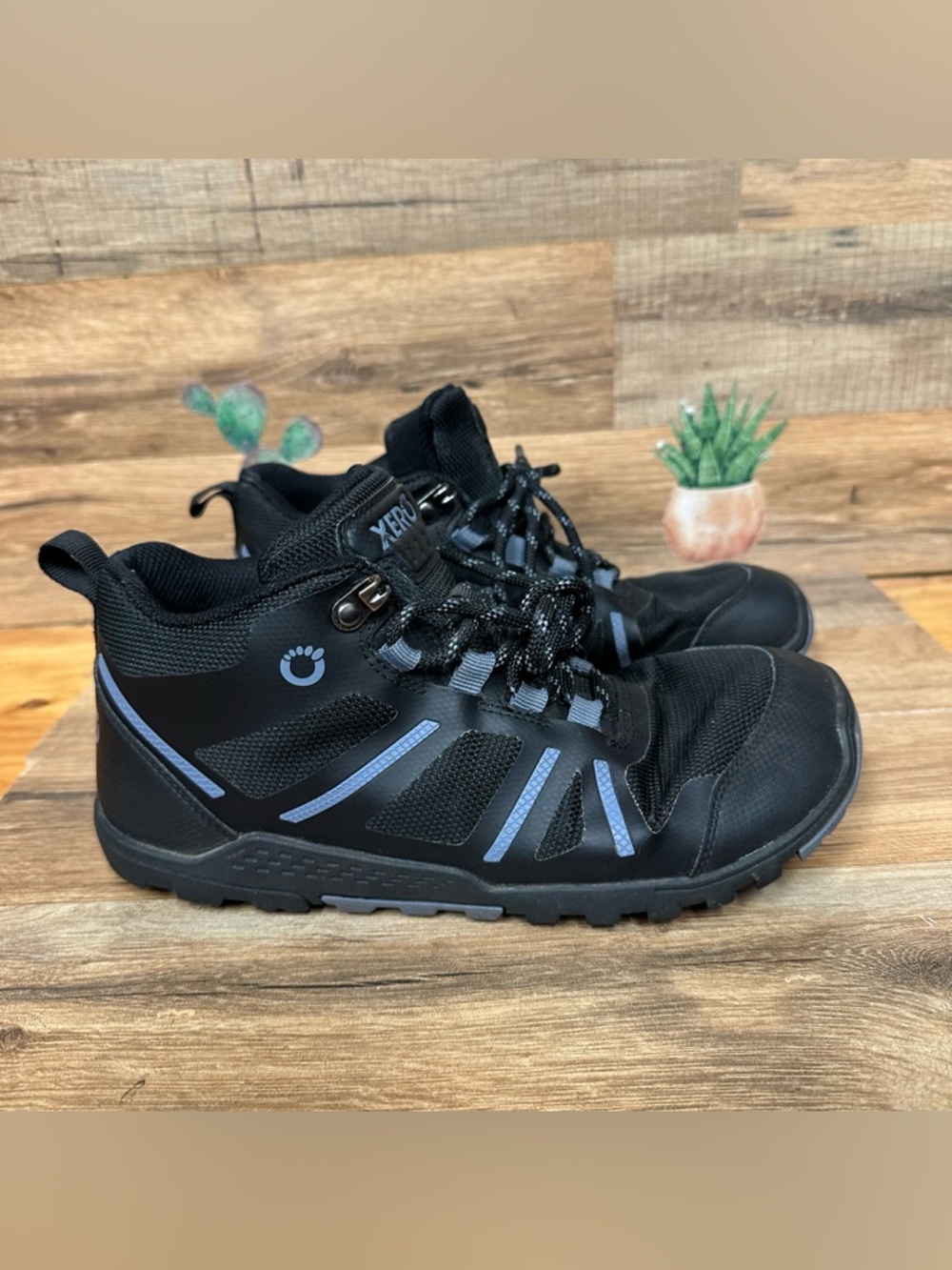 Xero Shoes DayLite Hiker Fusion Boots Womens 8.5 Black Barefoot Trail Hiking